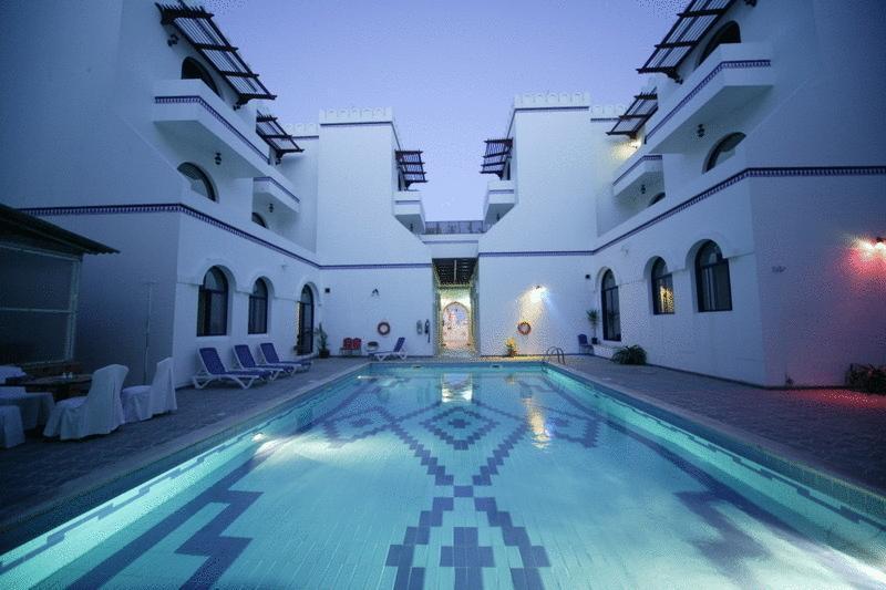 Beach Hotel Muscat Exterior photo